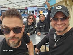 Amigos azogues Municipio de Azogues nos vemos a las 8 pm en punto