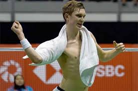 Viktor axelsen said that even though 'it is a real shame' that the tokyo olympics had to postponed, the coronavirus crisis is far from over and. Viktor Axelsen Returns To World No 1 Badmintonplanet Com