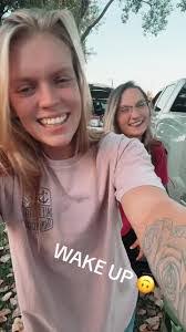 Elizabeth Slagle's Instagram, Twitter & Facebook