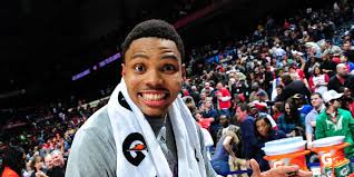 Free agent kent bazemore has agreed to a. Warriors Sign Kent Bazemore To One Year Deal Golden State Of Mind