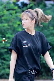 Comeback dengan konsep anggun, berikut lirik lagu twice more & more. Jeongyeon Twice Wanita Selebritas Kecantikan