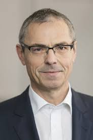 Aufrührerisch und radikal: Die Integration schwieriger Jugendlicher ins  Erwachsenenleben Integrierte Psychiatrie im Diskurs 8.