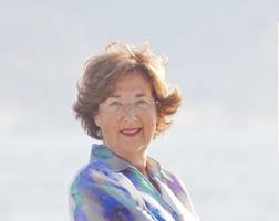 In coimbra geboren , studierte sie an den universitäten von coimbra, tübingen und berlin. Grande Premio De Conto Para Teolinda Gersao Campeao Das Provincias