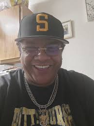 This is my all time favorite Christmas song!  https://m.youtube.com/watch?v=xyB1g6TwJZ4&pp=ygUYc2lsZW50IG5pZ2h0IHRlbXB0YXRpb25z  Song!