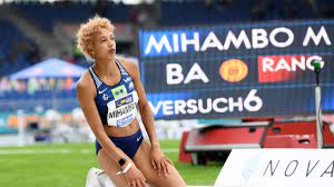 Malaika mihambo started competing at the junior level from a very young age. Auf Formsuche Vor Olympia Weitspringerin Malaika Mihambo Sport Sz De