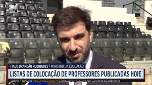 Resolva os exercícios inéditos sobre colocação pronominal e confira as respostas comentadas por nossos professores especialistas. 9qyxwboyiclbjm