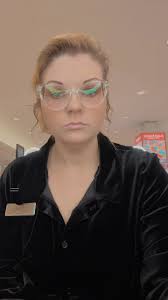 Love this combo! #liplookoftheday #lipstick #lips #lipliner #lipsticklover  #mac #maccosmetics #macmakeup #macmakeupartist #makeup #makeupartist  #lipcolor #lipcombo #combo #vivaglam #2 #soar ...