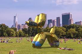 Jeff koons, the boy king of the art world, turned 50 the other day, and was given a surprise birthday… Artist Virtually Vandalises Jeff Koons Snapchat Artwork To Protest Ar Corporate Invasion