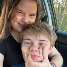 Does anyone know if a 7610 exhaust manifold will fit