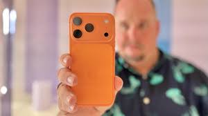 iPhone 17 Pro Max: दमदार बैटरी और नया डिज़ाइन, भारत में चर्चा!