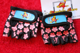 Monkey Bars Gloves For Kids No More Monkey Bars Blisters Get Your Little Princess These Cute Glove With Grip Control No More Monkeys Gloves Children