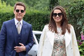 Tom cruise is an american actor known for his roles in iconic films throughout the 1980s, 1990s and 2000s, as well as his high profile marriages to actresses nicole kidman and katie holmes. Bnuepfniisrlim