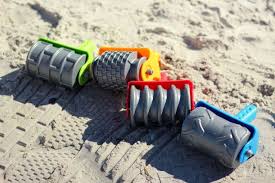 Das Coolste Sandspielzeug Fur Strand Und Sandkasten Von Spielheld Sandspielzeug Spielzeug Sandkasten