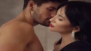5 benefits of having sex with an older man