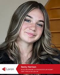 Rencontrez Becky Harrison, étudiante de l'@escplantagenet à Saint-Pascal  Baylon, ON. Victime d'agression à caractère sexuel, Becky est conférencière  pour les droits des femmes dans son canton et lutte activement contre les  abus