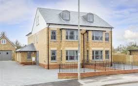 First floor front to back 4 bedroom 2 full bathroom unit for rent for 9/1. 4 Bedroom House For Sale In London Road Cellar Hill Lynsted Sittingbourne Me9 Quealy Co