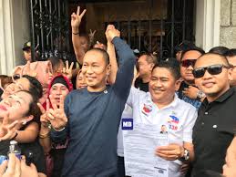 Maguindanao governor esmael toto mangudadatu might have had relationships with several women, but he considers his late wife, gigi, as his one true love. Maguindanao Gov Esmael Quot Toto Quot Mangudadatu Raises Hand Of Younger Brother Rep Zajid Mangudadatu After The Latter F Manila Bulletin News Scoopnest