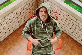 Check spelling or type a new query. To Kalo Meshmeraki Kai O Nikos Moytsinas Dixasan To Twitter Mhpws Einai Nwris Gia Plakes