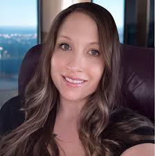 Deonna Hutton- Brick & Loft Realty