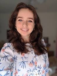 Amanda Bolling's Instagram, Twitter & Facebook