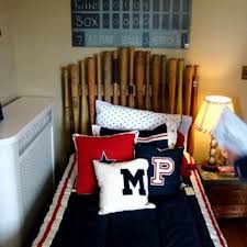 Cool Headboard Idea For Noah S Bed Maybe With Cheap Cricket Bats Baseball Themed Bedroom Baseball Bedroom Big Boy Room