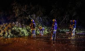 Ein heftiges unwetter hat in graz für hochwasser und hagel gesorgt. Unwetter In Deutschland Gewitter Verursachen Unfalle Und Chaos