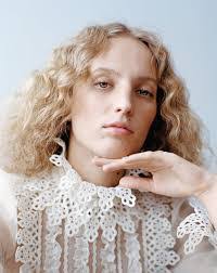 Emilie Marie's Instagram, Twitter & Facebook