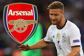 Rt La Premier Supera Los 1 000 Millones De Libras En Fichajes Por Primera Vez Https T Co 5cbjxns2jr Htt Arsenal Arsenal Transfer News International Football