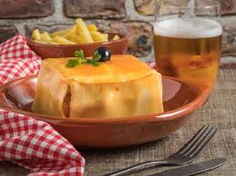 The francesinha is definitely a juicy and sinful sandwich, which you. Francesinha De Portugal Conheca O Prato Tipico Portuense