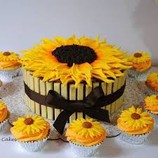 Sara Barreto Cakes On Instagram Bolo Girassol Bolos De Aniversario Girassol Bolos De Girassol Biscoitos Decorados