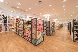 Shah alam has housing areas and residents of shah alam have plenty of choices when it comes to shopping for their necessities. Minimalistic Modern Retail Shopping Mall Design Ideas Photos Malaysia Atap Co