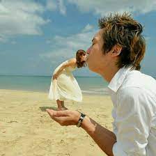 Funny Couple Pictures Funny Wedding Photos Funny Bride Pre Wedding Photoshoot Outdoor