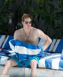 Single Prince Harry Parties Poolside In Miami Prince Harry Party Prince Harry Prince