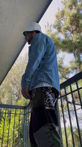 “Quarters” OUT NOW 🔥