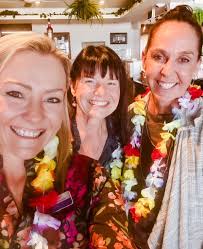 Did you know that our Hope Takes Flight Gala honoree (Michelle Dippel) and  our CEO and Founder (Michele Neff Hernandez) go way back?! 👯‍♀️💛 Michele  & Michelle