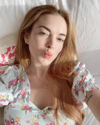 The reason we haven't seen lohan publicly in some time is. Sexy Badenixe Lindsay Lohan Schickt Sonnige Urlaubsgrusse Promiflash De