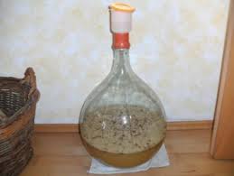 Fruchtwein Holunderblutenwein Rezept Rezept Fruchtwein Holunderblutenwein Wein Selber Herstellen