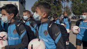 Последние твиты от viitorul fc (@viitorulfc). Predarea Kitului De Echipament La Academia Hagi Sezonul 2020 2021 Youtube