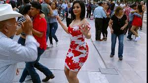 Maricarmen En El Baile De La Plaza En Jueves Baile Aprender A Bailar Chihuahua