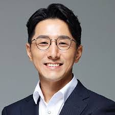 Jim Tung's Instagram, Twitter & Facebook