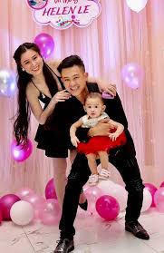 Theo thông tin chính thức của đại diện gia đình anh vân quang long thì anh ấy bị đột quỵ khi ăn tối cùng gia đình chứ không phải tắm muộn rồi mất trong lúc ngủ nhé. 6by1sisldjea7m