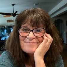 Marci Farrell's Instagram, Twitter & Facebook