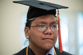 Village Academy class of 2023 in Delray Beach graduation photos