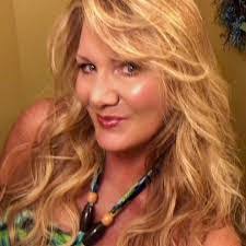 Christy Lanham's Instagram, Twitter & Facebook