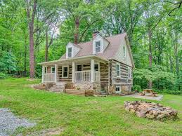 Some gps units provide incorrect directions so carefully follow the directions below. On 41 Acres Move In Ready And A Cute Interior Circa 1881 In Virginia 319 950 The Old House Life