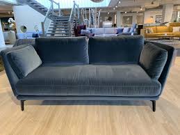 Stoff ist von der rolle zum beispiel auf bestellung 2 meter 'meter' die option und menge 2 in den warenkorb hinzufügen. Sofa Rondo Velours Stoff 18 225 Graublau Mit 4 Kissen Rolf Benz Sofas Gunstig Kaufen Mobelfirst