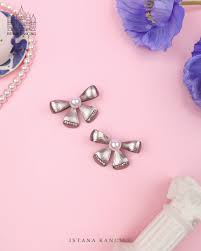 ✨Nomi Button✨ Only real pict! 37mm @20.000/ pcs Tersedia varian warna  Silver and Gold Pembelian grosir min 20pcs Jangan sampai kehabisan, stock  terbatas!! Chat admin di WA 08111 573 730 #kancing #kancingmewah #