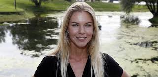 Check spelling or type a new query. Zien Helene Hendriks Bezoek Zwangere Anouk Hoogendijk Story