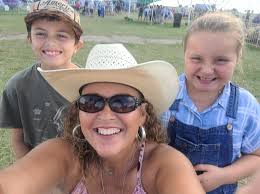 New to the group ☺️ Hello from central Minnesota! Raising 2 young daughters  and I give horseback riding lessons to kids 💕