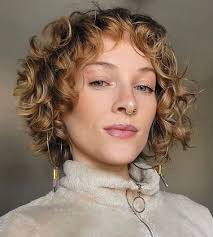 50 Trendy Short Wavy Hairstyles for Low-Maintenance Looks